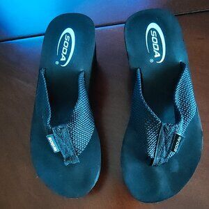 Soda Black Platform Flip Flops